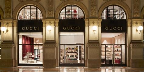 email store gucci milano galleria|negozio gucci milano.